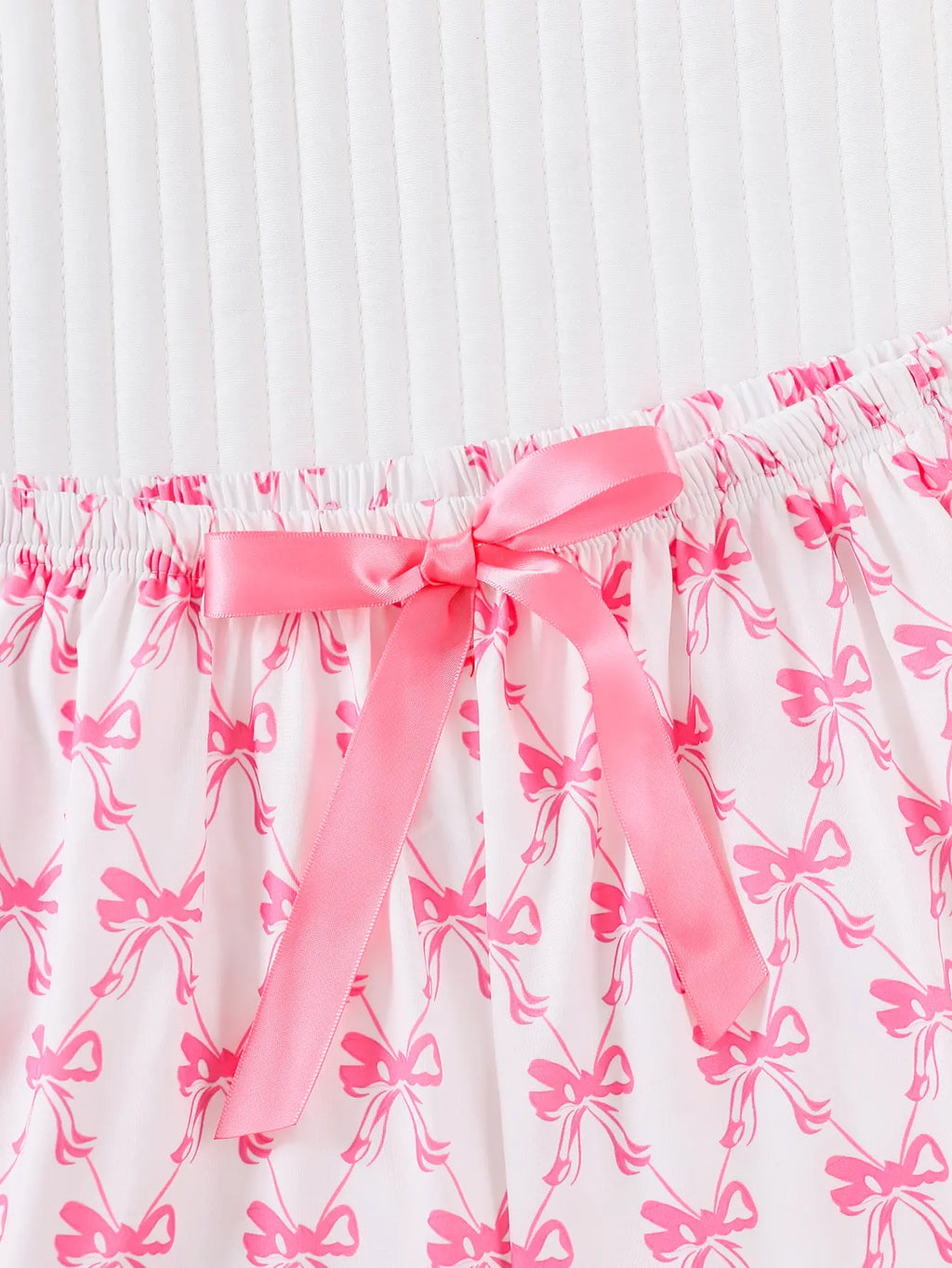 Women's 2-Piece Bow-Patterned Short-Sleeve Pajama Set with Button-Down Top and Coordinating Shorts for All-Season Comfort