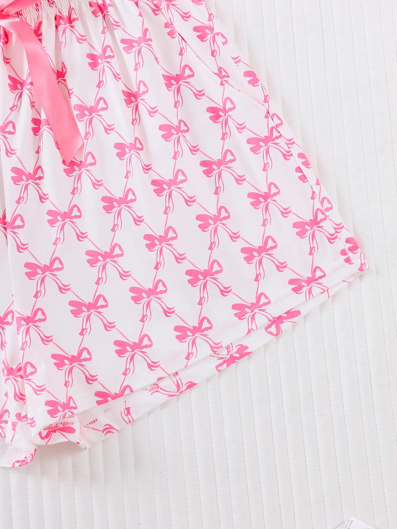 Women's 2-Piece Bow-Patterned Short-Sleeve Pajama Set with Button-Down Top and Coordinating Shorts for All-Season Comfort