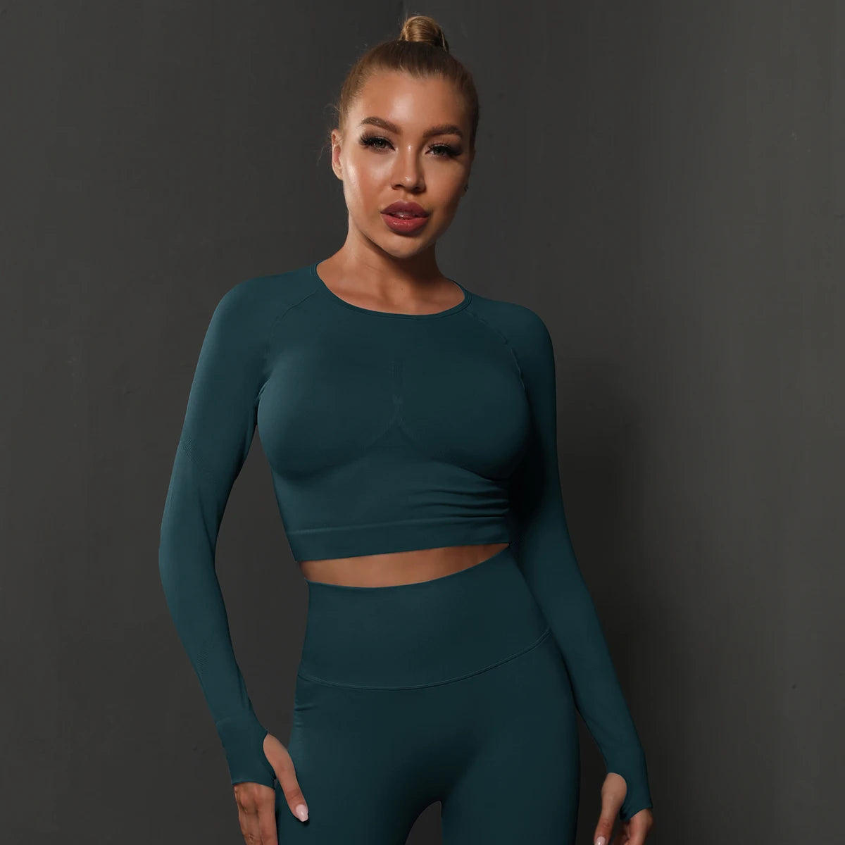 Women's Long Sleeve Yoga Top - Seamless Activewear for Fitness and Gym Workouts