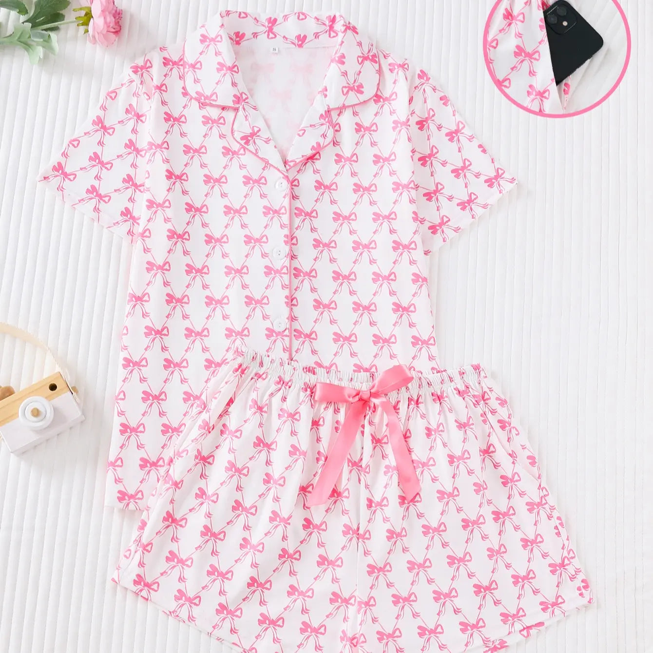 Women's 2-Piece Bow-Patterned Short-Sleeve Pajama Set with Button-Down Top and Coordinating Shorts for All-Season Comfort