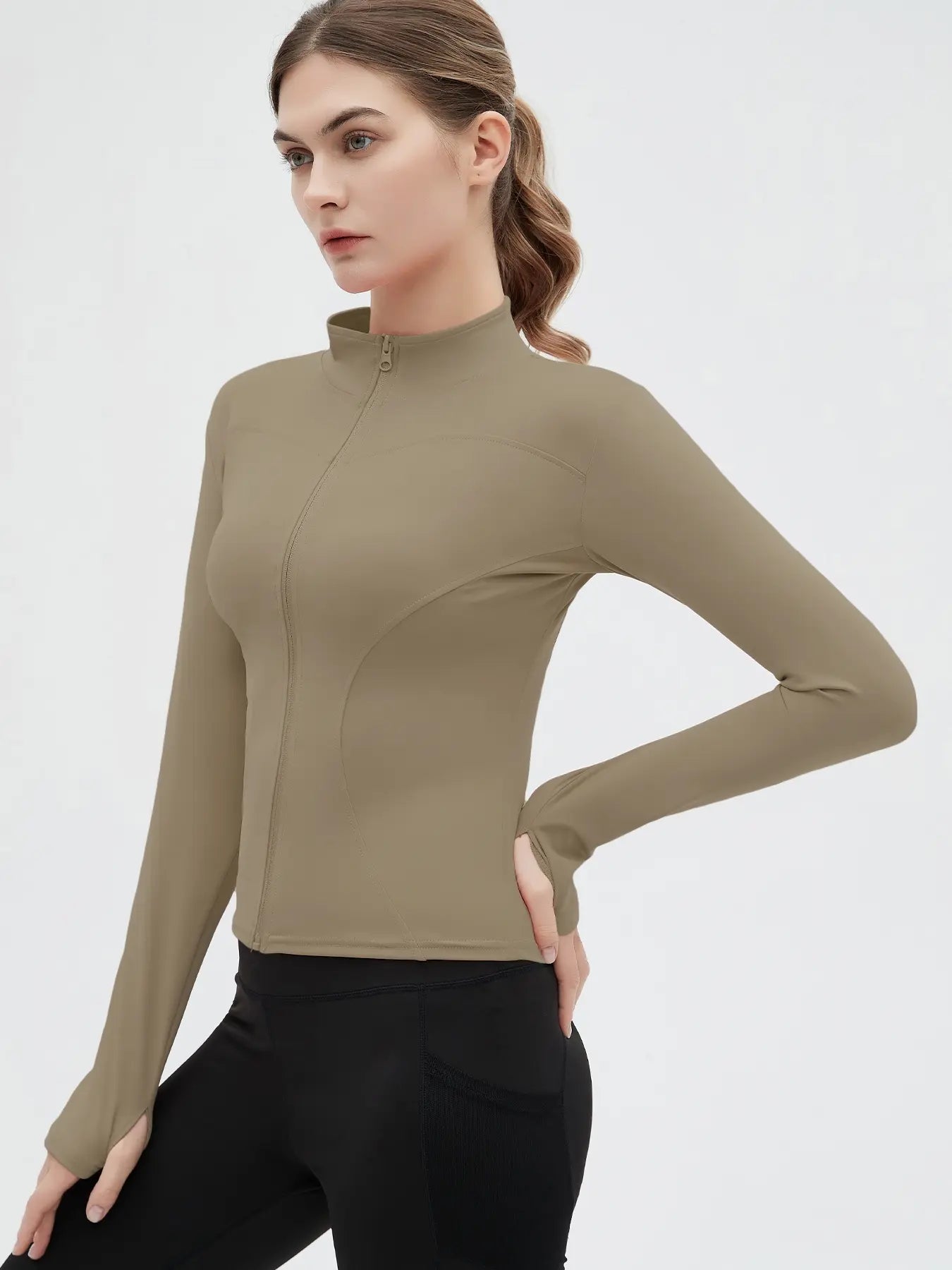 Women's Zip-Up Sports Jacket with Thumb Holes, Long Sleeve Athletic Top for Tennis and Pickleball, Versatile Sports Outerwear for Indoor and Outdoor Activities