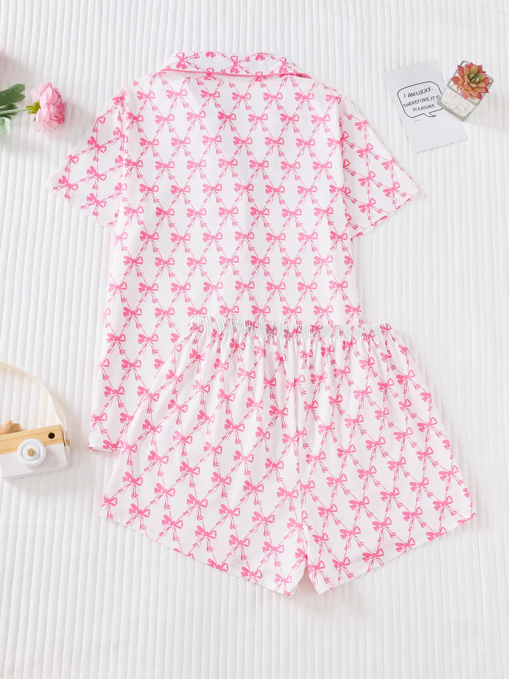 Women's 2-Piece Bow-Patterned Short-Sleeve Pajama Set with Button-Down Top and Coordinating Shorts for All-Season Comfort