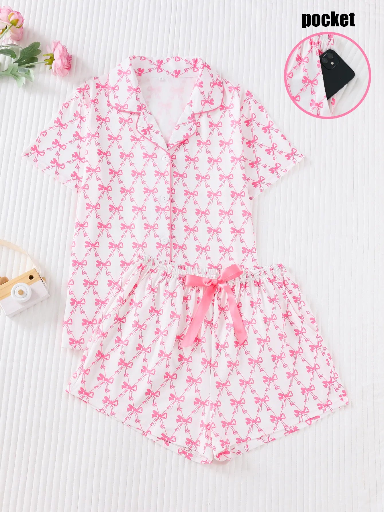Women's 2-Piece Bow-Patterned Short-Sleeve Pajama Set with Button-Down Top and Coordinating Shorts for All-Season Comfort