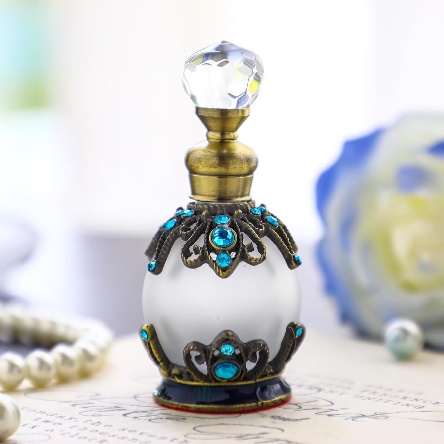 15ml Vintage Crystal Glass Perfume Bottle - Refillable Jeweled Vial with Rhinestone Embellishments, Elegant Decorative Vanity Accent, Portable Gift-Ready Collectible